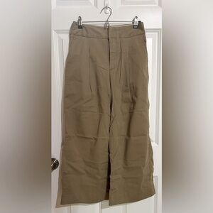 NWOT GAP High Rise Wide-Leg Khakis with Washwell